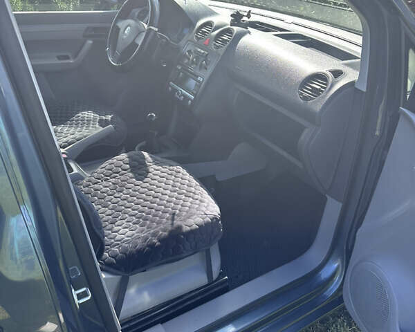 Сірий Фольксваген Кадді, об'ємом двигуна 1.9 л та пробігом 190 тис. км за 7600 $, фото 11 на Automoto.ua