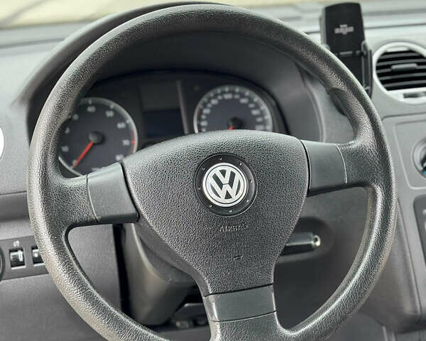 Серый Фольксваген Кадди, объемом двигателя 1.6 л и пробегом 259 тыс. км за 7900 $, фото 51 на Automoto.ua