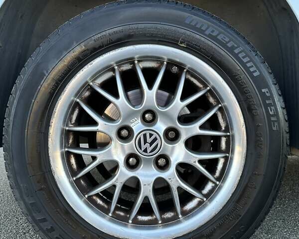 Серый Фольксваген Кадди, объемом двигателя 1.6 л и пробегом 317 тыс. км за 5700 $, фото 5 на Automoto.ua