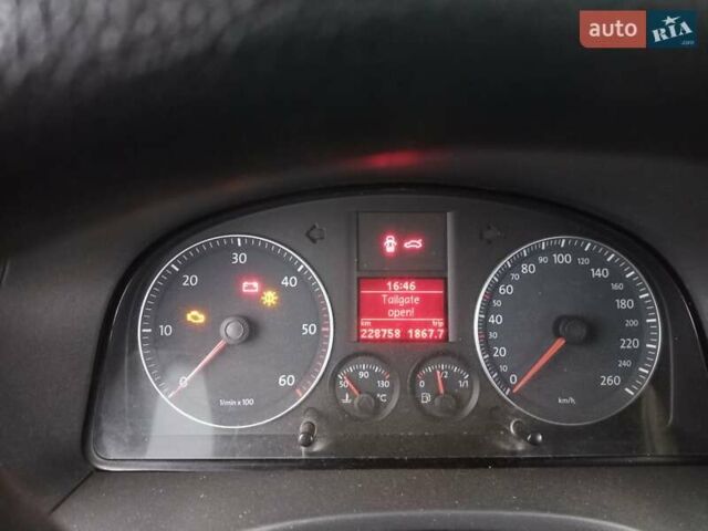 Сірий Фольксваген Кадді, об'ємом двигуна 1.9 л та пробігом 228 тис. км за 6500 $, фото 1 на Automoto.ua