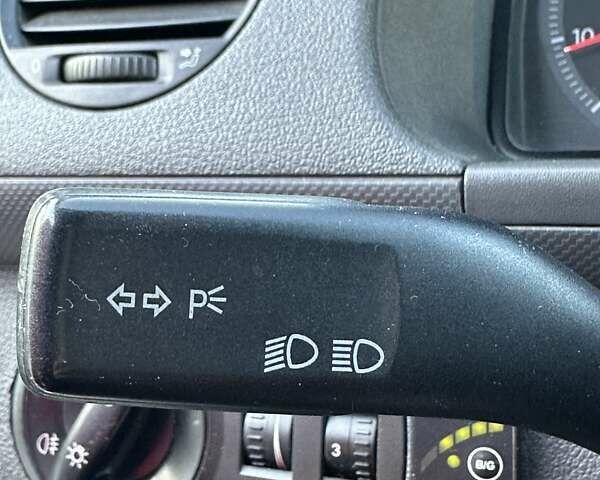 Серый Фольксваген Кадди, объемом двигателя 1.6 л и пробегом 317 тыс. км за 5700 $, фото 24 на Automoto.ua