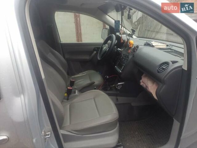 Серый Фольксваген Кадди, объемом двигателя 2 л и пробегом 280 тыс. км за 4950 $, фото 2 на Automoto.ua