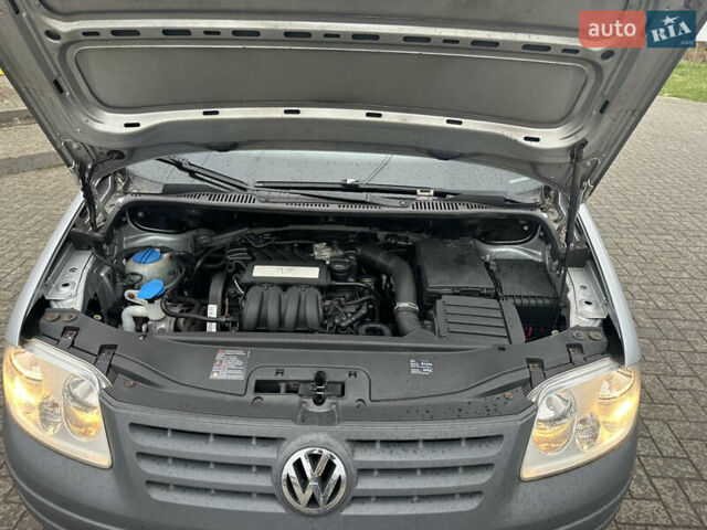 Серый Фольксваген Кадди, объемом двигателя 1.6 л и пробегом 230 тыс. км за 7270 $, фото 27 на Automoto.ua