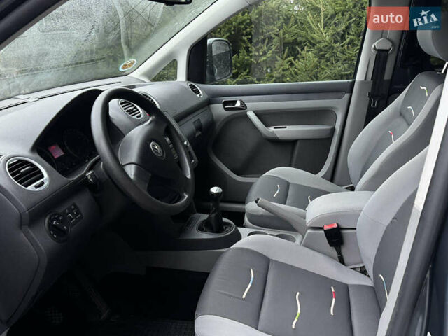 Сірий Фольксваген Кадді, об'ємом двигуна 1.6 л та пробігом 203 тис. км за 7200 $, фото 6 на Automoto.ua