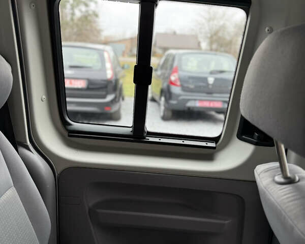 Сірий Фольксваген Кадді, об'ємом двигуна 1.9 л та пробігом 275 тис. км за 10850 $, фото 104 на Automoto.ua