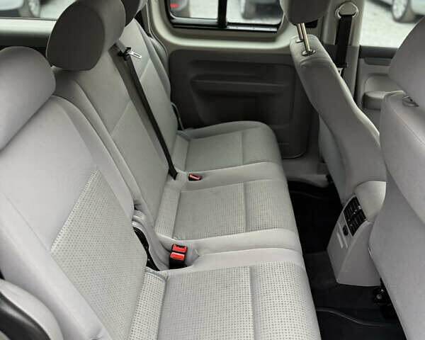 Сірий Фольксваген Кадді, об'ємом двигуна 1.9 л та пробігом 275 тис. км за 10850 $, фото 119 на Automoto.ua