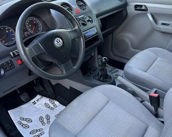 Серый Фольксваген Кадди, объемом двигателя 1.6 л и пробегом 279 тыс. км за 6500 $, фото 16 на Automoto.ua