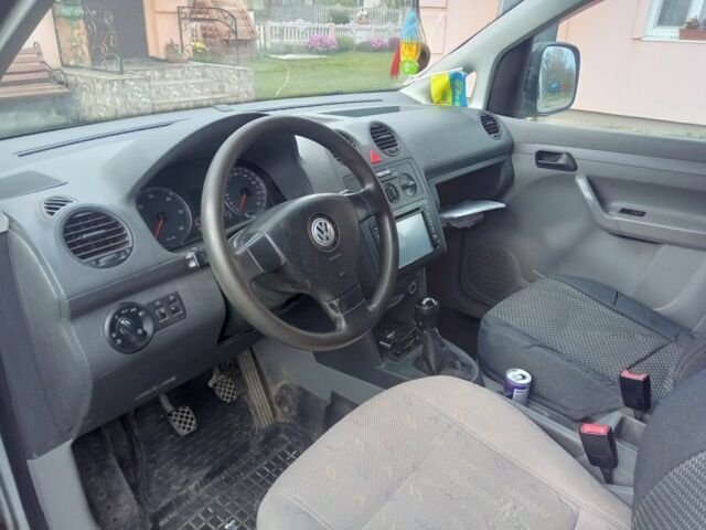 Сірий Фольксваген Кадді, об'ємом двигуна 0 л та пробігом 340 тис. км за 5300 $, фото 4 на Automoto.ua