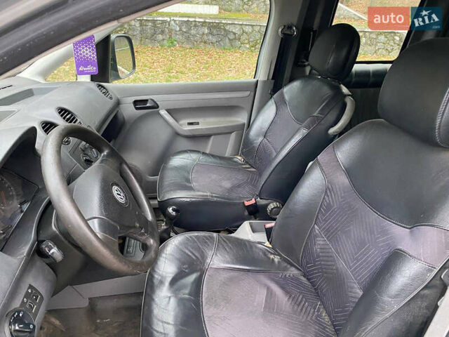 Серый Фольксваген Кадди, объемом двигателя 1.9 л и пробегом 298 тыс. км за 6500 $, фото 3 на Automoto.ua