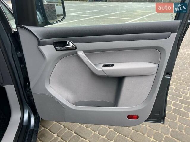 Серый Фольксваген Кадди, объемом двигателя 1.4 л и пробегом 221 тыс. км за 7900 $, фото 7 на Automoto.ua