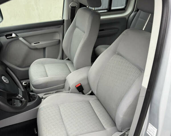 Сірий Фольксваген Кадді, об'ємом двигуна 1.9 л та пробігом 275 тис. км за 10850 $, фото 127 на Automoto.ua