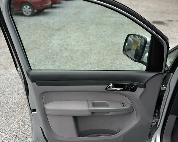 Сірий Фольксваген Кадді, об'ємом двигуна 1.9 л та пробігом 275 тис. км за 10850 $, фото 102 на Automoto.ua