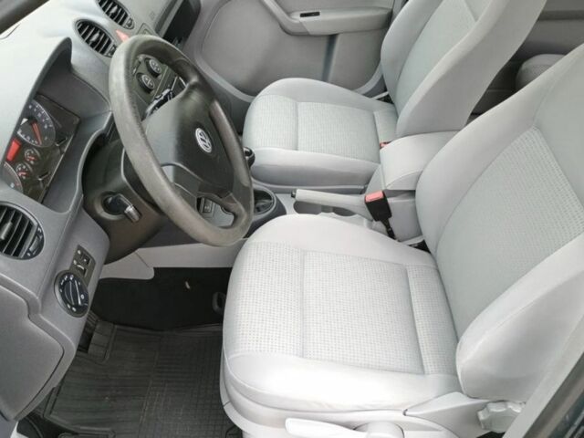 Серый Фольксваген Кадди, объемом двигателя 1.9 л и пробегом 254 тыс. км за 4100 $, фото 11 на Automoto.ua