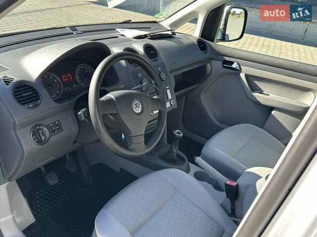 Серый Фольксваген Кадди, объемом двигателя 1.4 л и пробегом 166 тыс. км за 8200 $, фото 12 на Automoto.ua