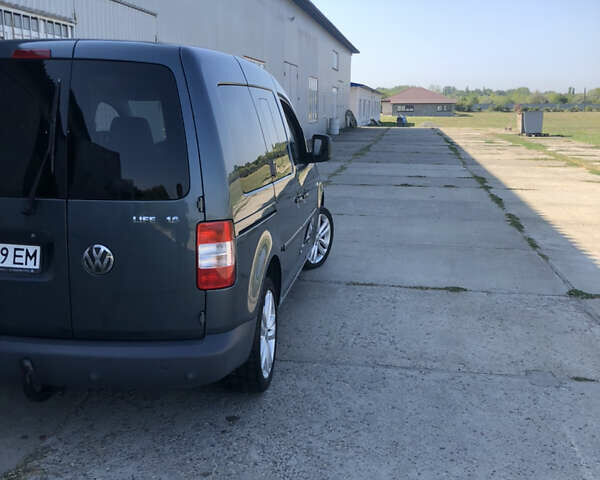 Сірий Фольксваген Кадді, об'ємом двигуна 1.6 л та пробігом 205 тис. км за 9000 $, фото 5 на Automoto.ua