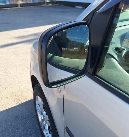 Сірий Фольксваген Кадді, об'ємом двигуна 1.9 л та пробігом 277 тис. км за 8500 $, фото 6 на Automoto.ua