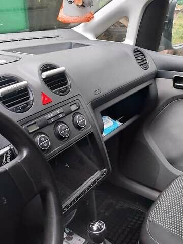 Серый Фольксваген Кадди, объемом двигателя 2 л и пробегом 280 тыс. км за 7300 $, фото 11 на Automoto.ua