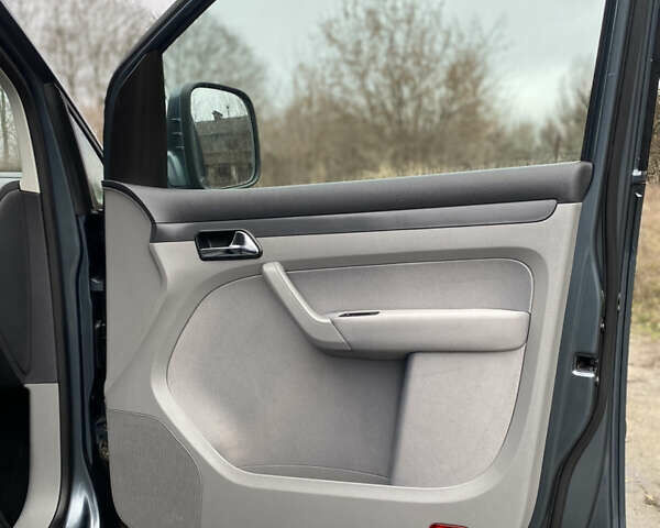 Серый Фольксваген Кадди, объемом двигателя 1.6 л и пробегом 172 тыс. км за 7899 $, фото 24 на Automoto.ua