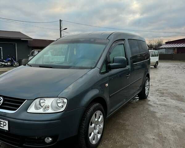 Сірий Фольксваген Кадді, об'ємом двигуна 2 л та пробігом 300 тис. км за 8199 $, фото 1 на Automoto.ua