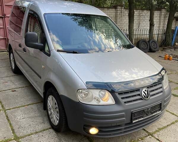 Сірий Фольксваген Кадді, об'ємом двигуна 1.6 л та пробігом 200 тис. км за 8000 $, фото 1 на Automoto.ua