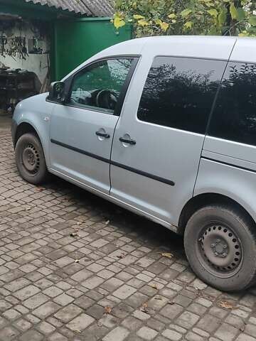 Серый Фольксваген Кадди, объемом двигателя 2 л и пробегом 280 тыс. км за 7300 $, фото 2 на Automoto.ua