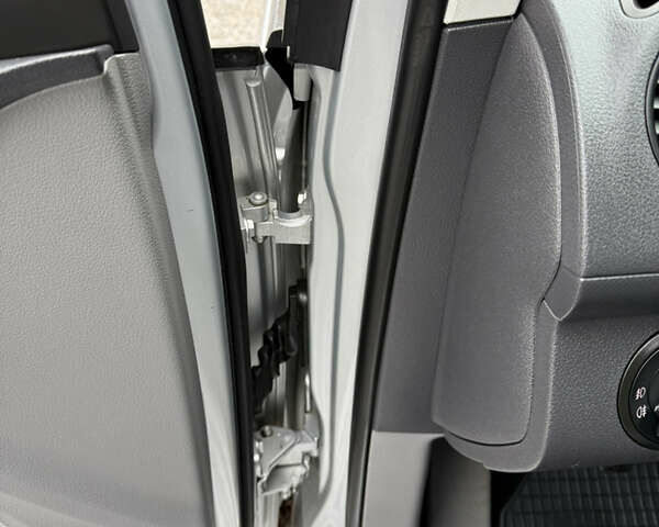 Сірий Фольксваген Кадді, об'ємом двигуна 1.9 л та пробігом 275 тис. км за 10850 $, фото 143 на Automoto.ua