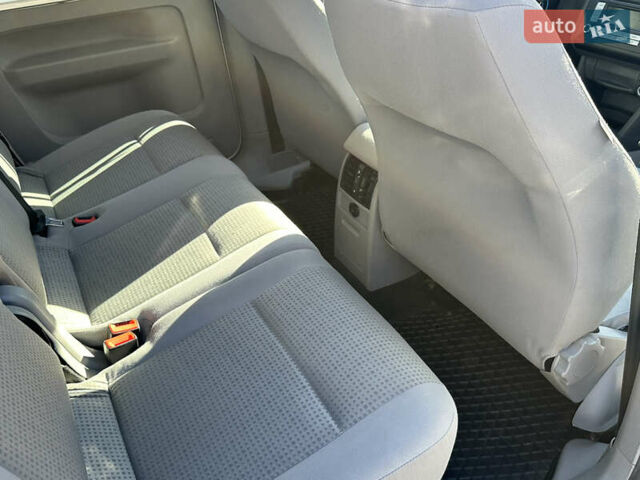 Серый Фольксваген Кадди, объемом двигателя 1.4 л и пробегом 166 тыс. км за 8200 $, фото 17 на Automoto.ua