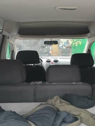 Серый Фольксваген Кадди, объемом двигателя 2 л и пробегом 280 тыс. км за 7300 $, фото 10 на Automoto.ua