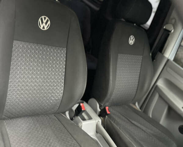 Серый Фольксваген Кадди, объемом двигателя 1.97 л и пробегом 367 тыс. км за 5500 $, фото 10 на Automoto.ua