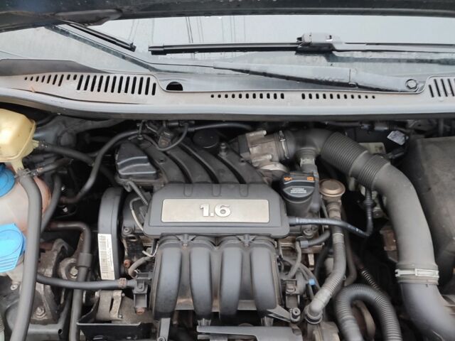 Серый Фольксваген Кадди, объемом двигателя 1.6 л и пробегом 178 тыс. км за 7000 $, фото 7 на Automoto.ua