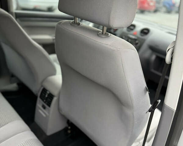 Сірий Фольксваген Кадді, об'ємом двигуна 1.9 л та пробігом 275 тис. км за 10850 $, фото 120 на Automoto.ua