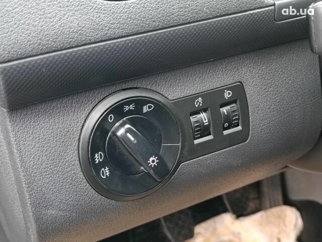 Сірий Фольксваген Кадді, об'ємом двигуна 1.6 л та пробігом 256 тис. км за 5190 $, фото 22 на Automoto.ua