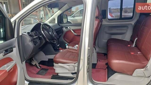 Серый Фольксваген Кадди, объемом двигателя 1.9 л и пробегом 308 тыс. км за 8500 $, фото 12 на Automoto.ua