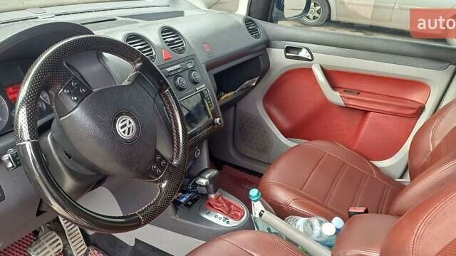 Серый Фольксваген Кадди, объемом двигателя 1.9 л и пробегом 308 тыс. км за 8500 $, фото 9 на Automoto.ua