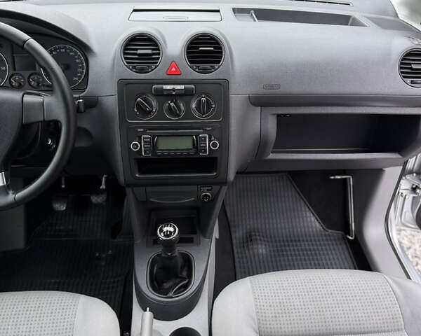 Сірий Фольксваген Кадді, об'ємом двигуна 1.9 л та пробігом 275 тис. км за 10850 $, фото 116 на Automoto.ua