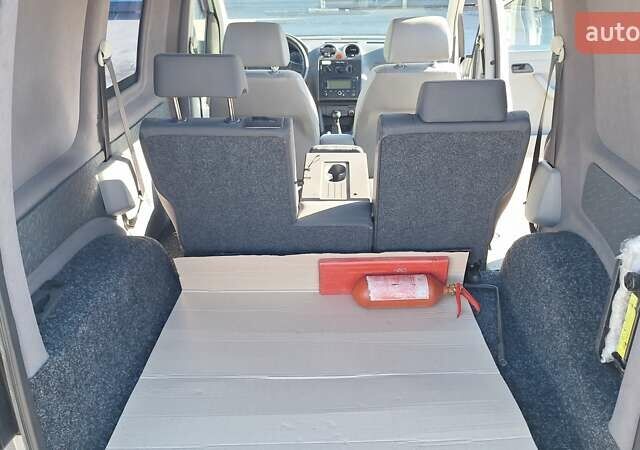 Сірий Фольксваген Кадді, об'ємом двигуна 1.9 л та пробігом 277 тис. км за 8500 $, фото 9 на Automoto.ua