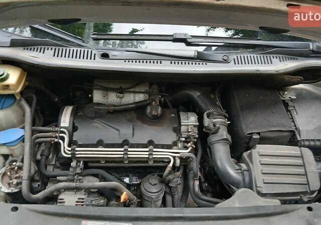 Серый Фольксваген Кадди, объемом двигателя 1.97 л и пробегом 430 тыс. км за 6200 $, фото 18 на Automoto.ua