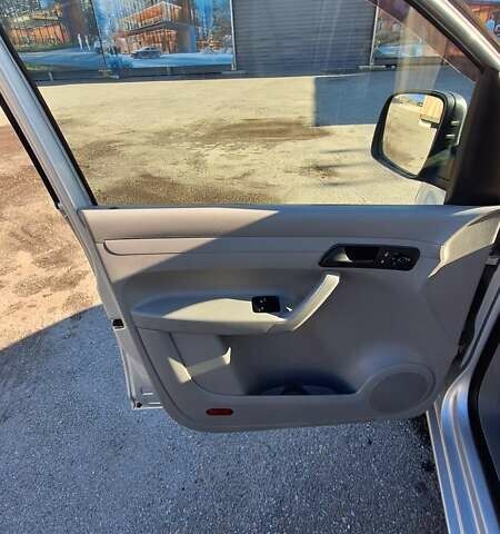 Сірий Фольксваген Кадді, об'ємом двигуна 1.9 л та пробігом 277 тис. км за 8500 $, фото 8 на Automoto.ua