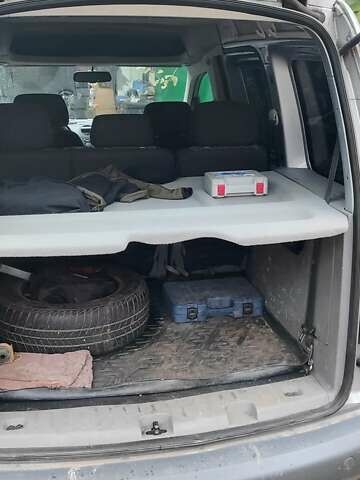 Серый Фольксваген Кадди, объемом двигателя 2 л и пробегом 280 тыс. км за 7300 $, фото 9 на Automoto.ua