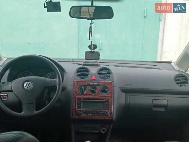 Серый Фольксваген Кадди, объемом двигателя 1.97 л и пробегом 246 тыс. км за 6500 $, фото 3 на Automoto.ua