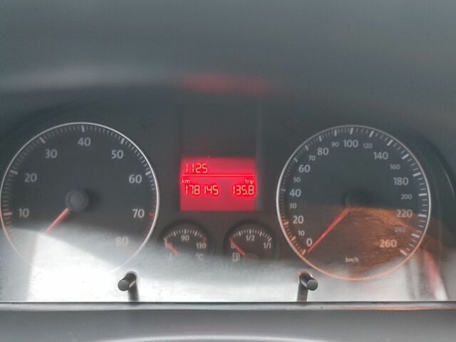 Серый Фольксваген Кадди, объемом двигателя 1.6 л и пробегом 178 тыс. км за 7000 $, фото 1 на Automoto.ua