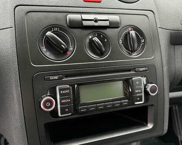 Сірий Фольксваген Кадді, об'ємом двигуна 1.9 л та пробігом 275 тис. км за 10850 $, фото 134 на Automoto.ua