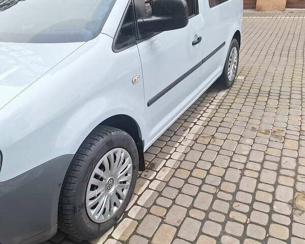 Серый Фольксваген Кадди, объемом двигателя 1.6 л и пробегом 310 тыс. км за 6500 $, фото 1 на Automoto.ua