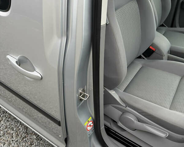 Сірий Фольксваген Кадді, об'ємом двигуна 1.9 л та пробігом 275 тис. км за 10850 $, фото 155 на Automoto.ua