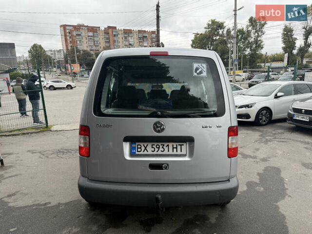 Сірий Фольксваген Кадді, об'ємом двигуна 1.6 л та пробігом 180 тис. км за 7500 $, фото 6 на Automoto.ua