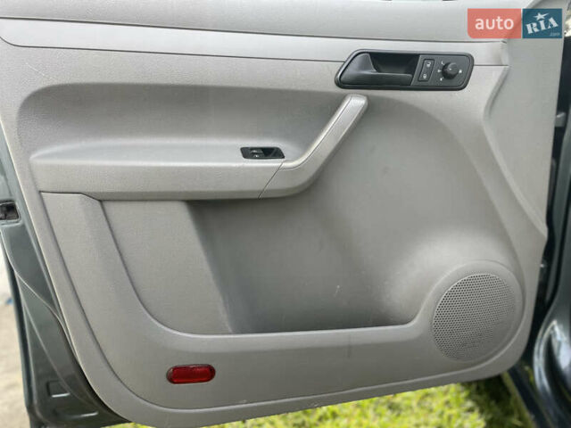 Сірий Фольксваген Кадді, об'ємом двигуна 2 л та пробігом 288 тис. км за 6500 $, фото 14 на Automoto.ua