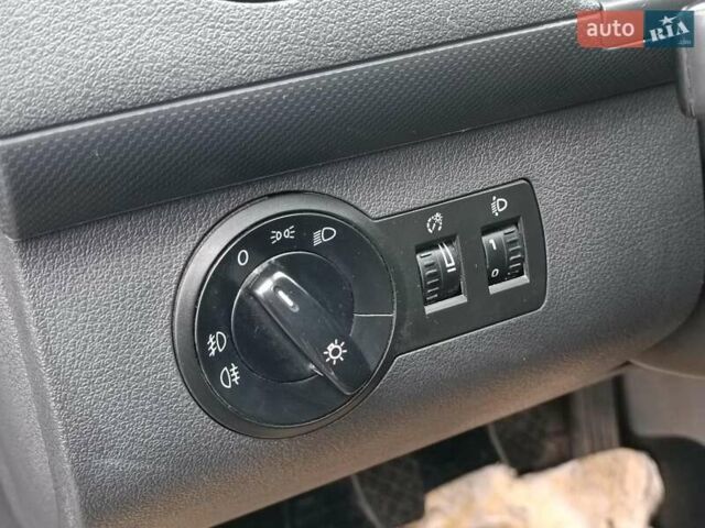 Серый Фольксваген Кадди, объемом двигателя 1.6 л и пробегом 256 тыс. км за 5190 $, фото 23 на Automoto.ua