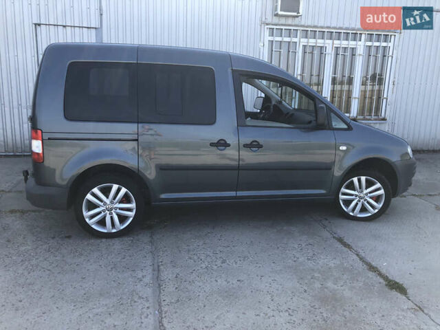 Сірий Фольксваген Кадді, об'ємом двигуна 1.6 л та пробігом 205 тис. км за 9000 $, фото 16 на Automoto.ua