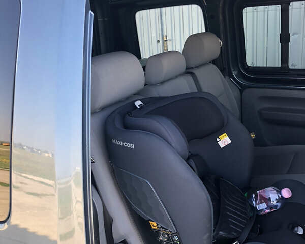 Сірий Фольксваген Кадді, об'ємом двигуна 1.6 л та пробігом 205 тис. км за 9000 $, фото 12 на Automoto.ua