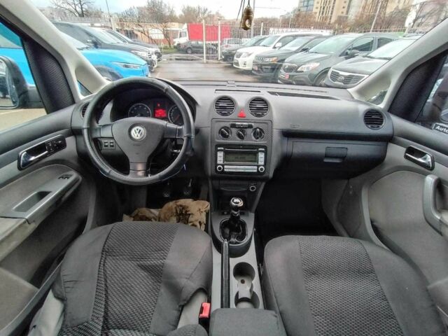 Серый Фольксваген Кадди, объемом двигателя 1.6 л и пробегом 256 тыс. км за 5190 $, фото 12 на Automoto.ua